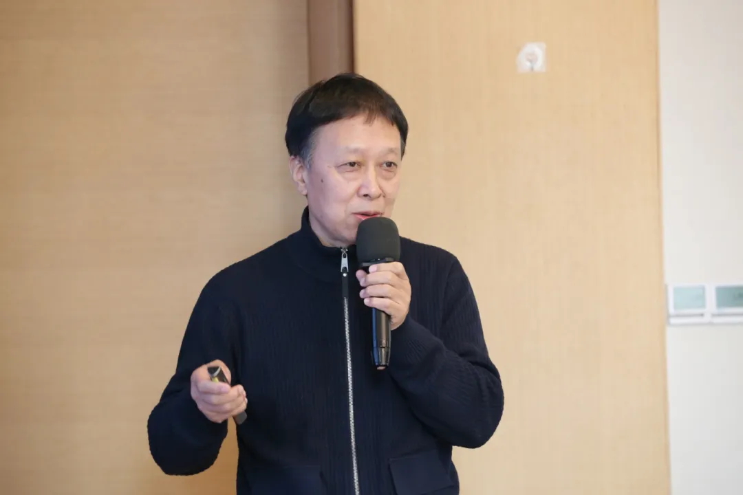 常宏装饰总工程师孙德峰在河北省建筑装饰优质工程观摩交流活动暨冀建装总工论坛作演讲分享